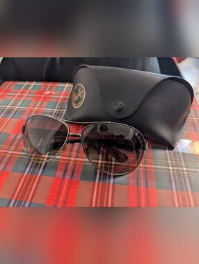 Ray-Ban Women's Black Aviator Sunglasses with Case